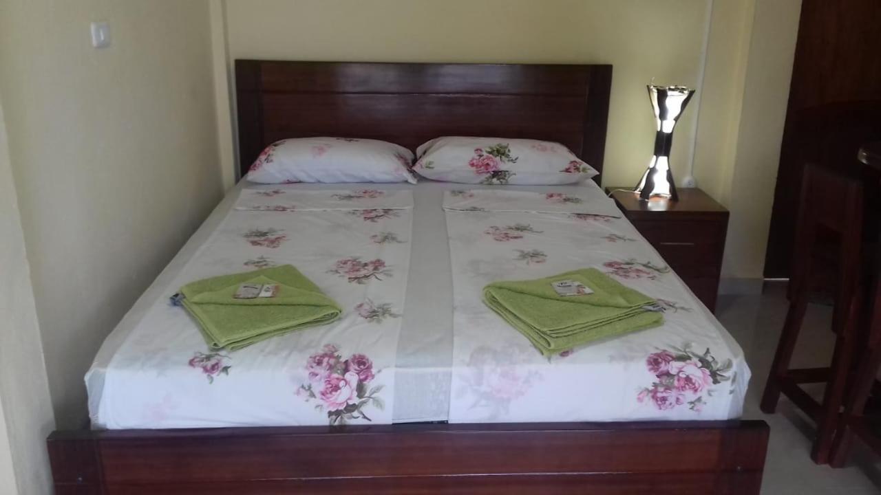Hostal Tena Naui Dış mekan fotoğraf